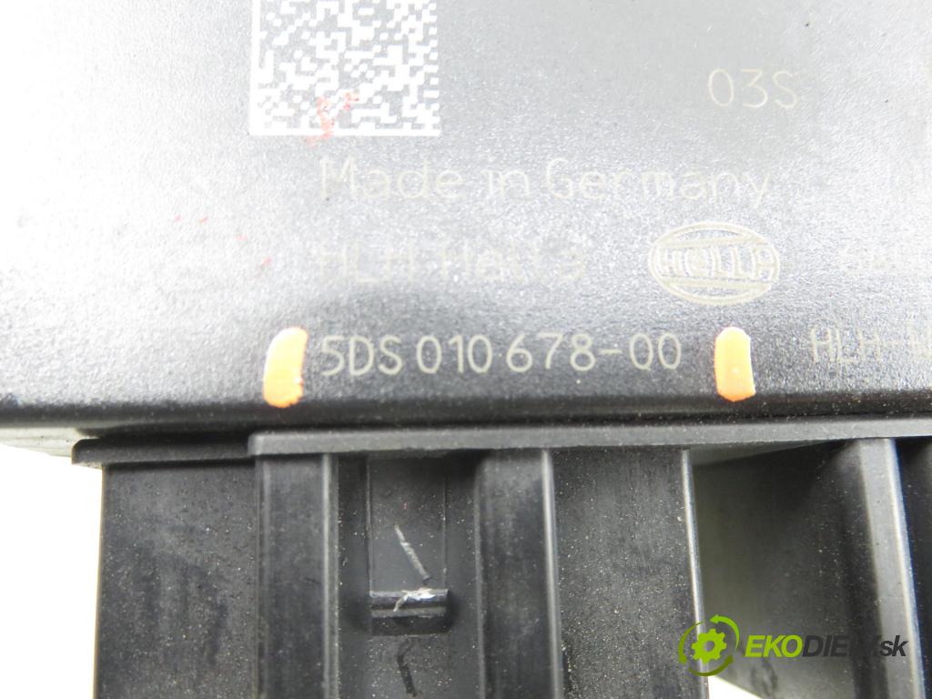AUDI A3 Limousine (8VS, 8VM) SEDAN 2013 110,00 2.0 TDI - CRBC 1968,00 Riadiaca jednotka ťažného oka 5Q0907383 ; 5DS01067800