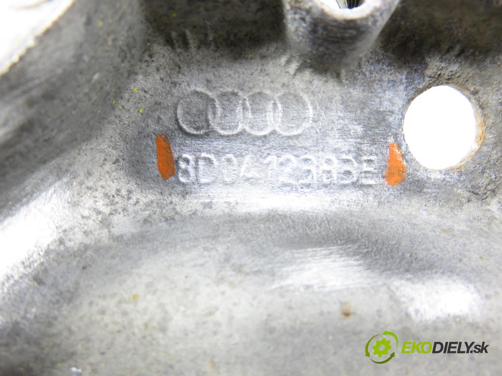 AUDI A6 (4B2, C5) SEDAN 2003 96,00 1.9 TDI - AWX 1896,00 uchycení tlumičích 8D0412383E