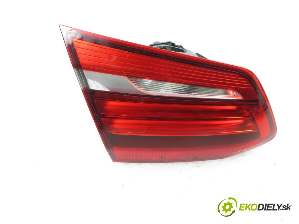 BMW 2 Active Tourer (F45) MINIVAN 2016 110,00 218 d 150 - B47 C20 A 1995,00 Svetlo ľavé zadné kufor 7311041