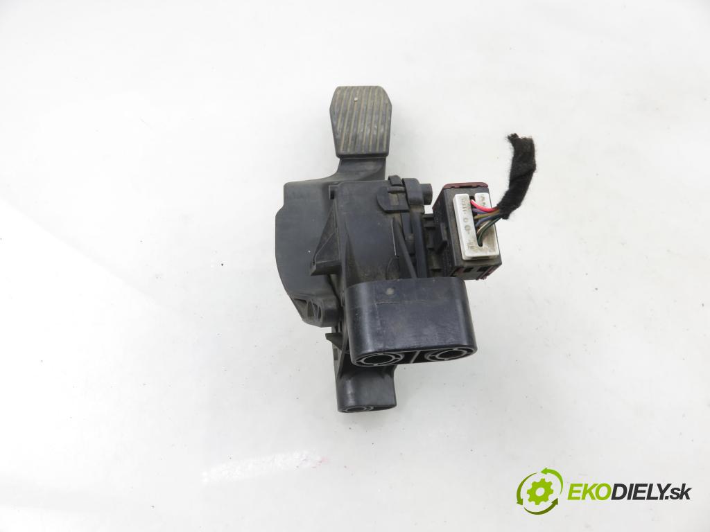 OPEL ZAFIRA A Nadwozie Wielkopojemne (MPV) (T98)  MINIVAN 2004 74,00 1.6 16V - Z 16 XE 1598,00 potenciometr plynového pedálu 9202341BT ; 6PV00811400 (Potenciometr plynového pedálu)