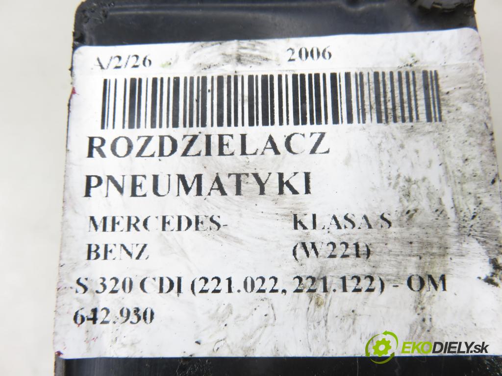 MERCEDES-BENZ KLASA S (W221) SEDAN 2006 173,00 S 320 CDI 235 - OM 642.930 2987,00 Rozdeľovač pneumatika A2513200058