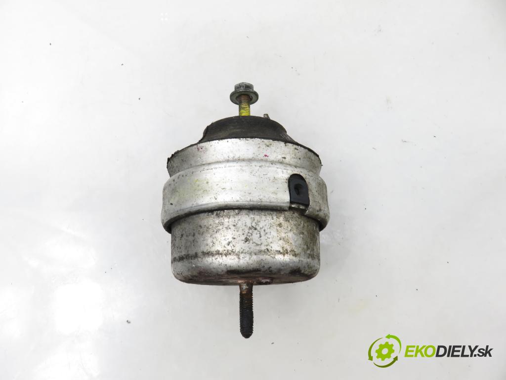 VW PASSAT B5.5 Variant (3B6) KOMBI 2001 74,00 1.9 TDI - AVB 1896,00 AirBag motora 8D0199379AE