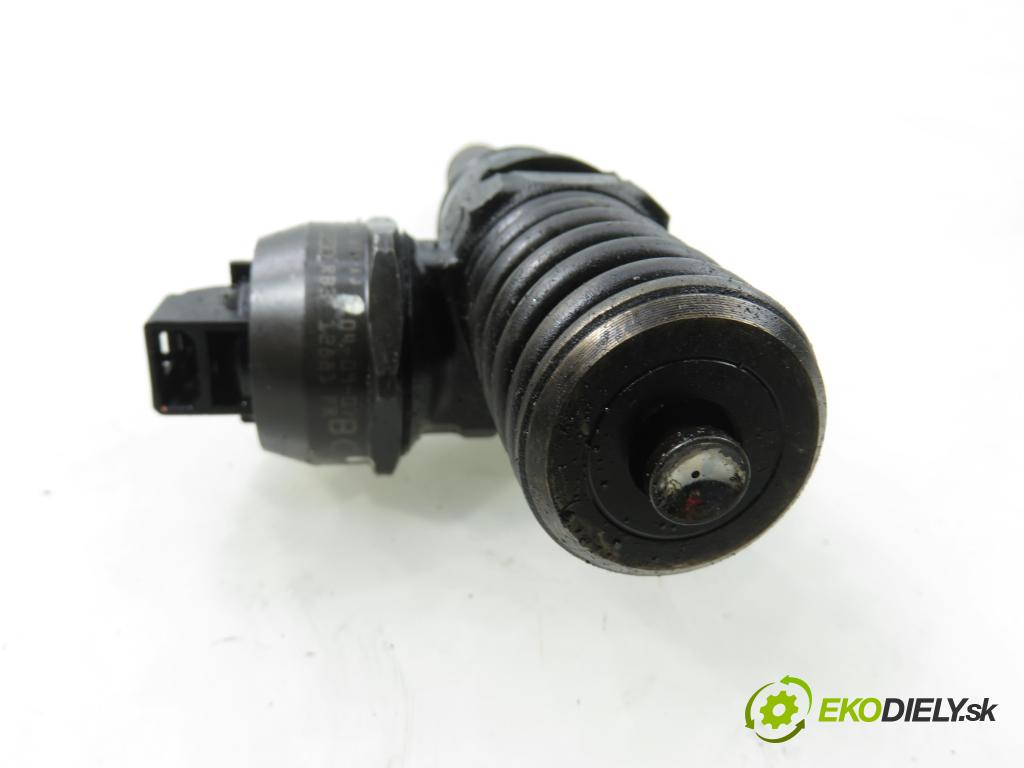 SKODA FABIA I Combi (6Y5) KOMBI 2003 74,00 1.9 TDI - ATD 1896,00 vstříkovač 038130073AJ ; 0414720037 (Vstřikovač paliva)