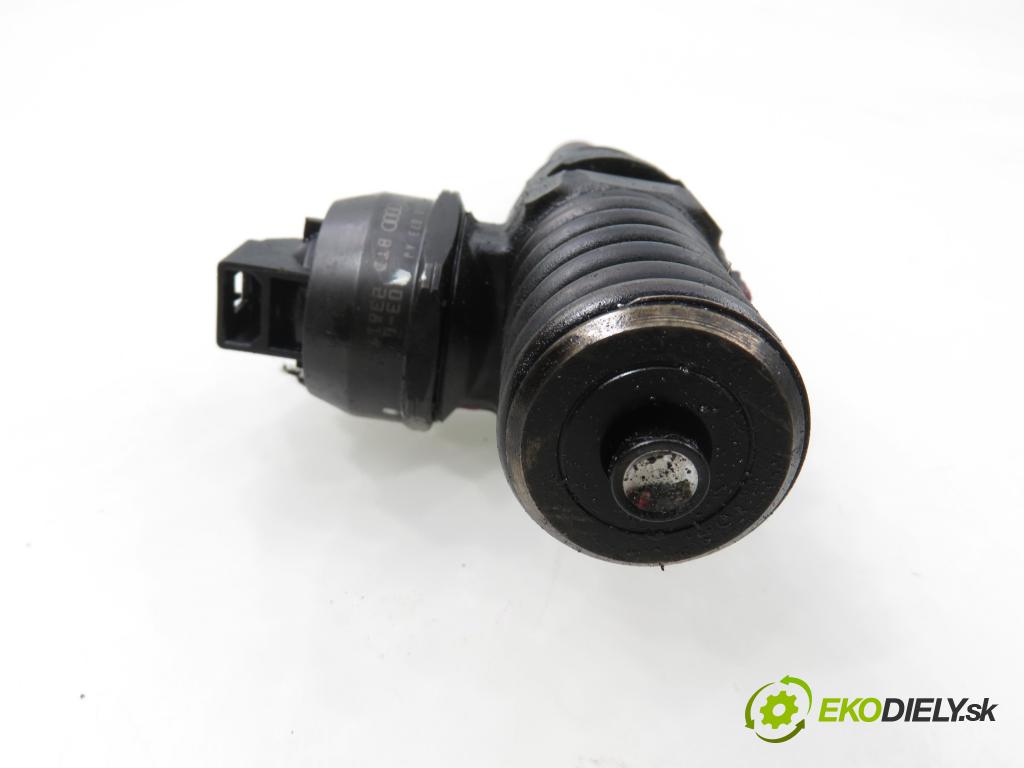 SKODA FABIA I Combi (6Y5) KOMBI 2003 74,00 1.9 TDI - ATD 1896,00 vstříkovač 038130073AJ ; 0414720037 (Vstřikovač paliva)