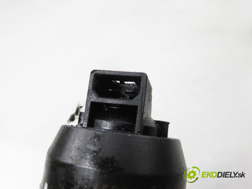 SKODA FABIA I Combi (6Y5) KOMBI 2003 74,00 1.9 TDI - ATD 1896,00 vstříkovač 038130073AJ ; 0414720037 (Vstřikovač paliva)