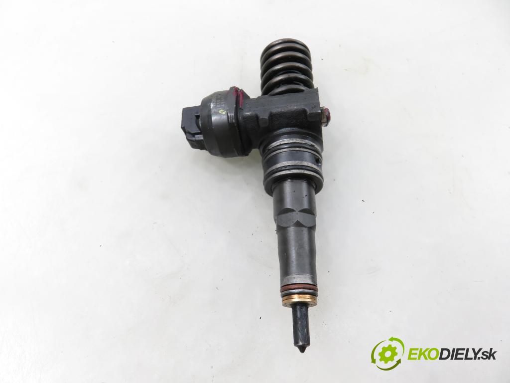 VW PASSAT B5.5 Variant (3B6) KOMBI 2001 74,00 1.9 TDI PD 101 - AVB 1896,00 vstříkovač 038130073AJ ; 0414720037 (Vstřikovač paliva)