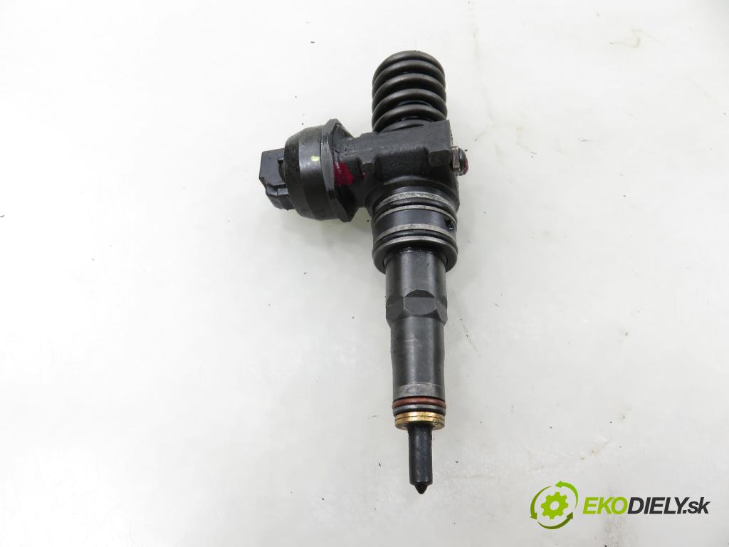 VW PASSAT B5.5 Variant (3B6) KOMBI 2001 74,00 1.9 TDI PD 101 - AVB 1896,00 vstříkovač 038130073AJ ; 0414720037 (Vstřikovač paliva)