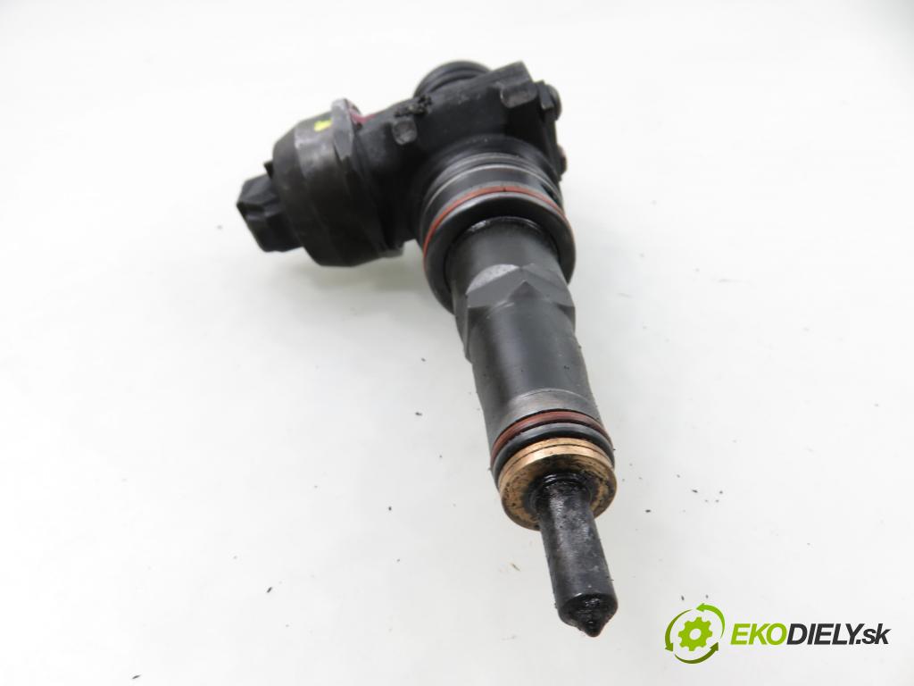 AUDI A4 (8E2, B6) SEDAN 2001 96,00 1.9 TDI PD 130 - AWX 1896,00 vstříkovač 038130073AN ; 0414720209 (Vstřikovač paliva)