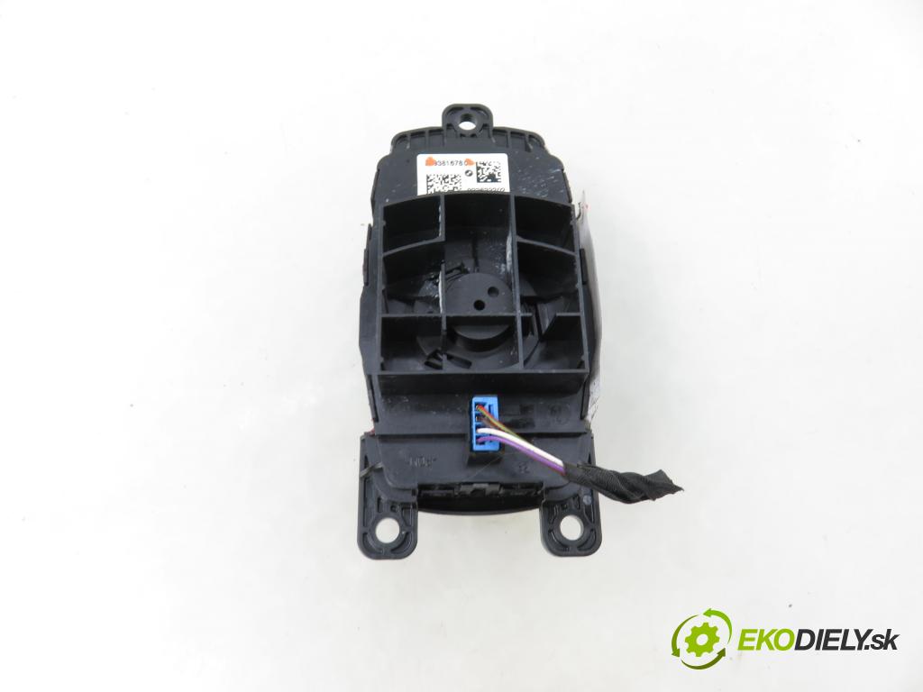 BMW 2 Active Tourer (F45) MINIVAN 2016 110,00 218 d 150 - B47 C20 A 1995,00 Panel ovládania IDRIVE 9381678
