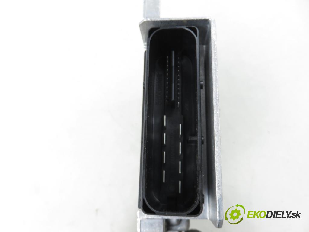 VW PASSAT B6 Variant (3C5) KOMBI 2006 77,00 1.9 TDI - BLS 1896,00 Riadiaca jednotka brzdy MANUÁLNY: 3C0907801B ; 15658301B