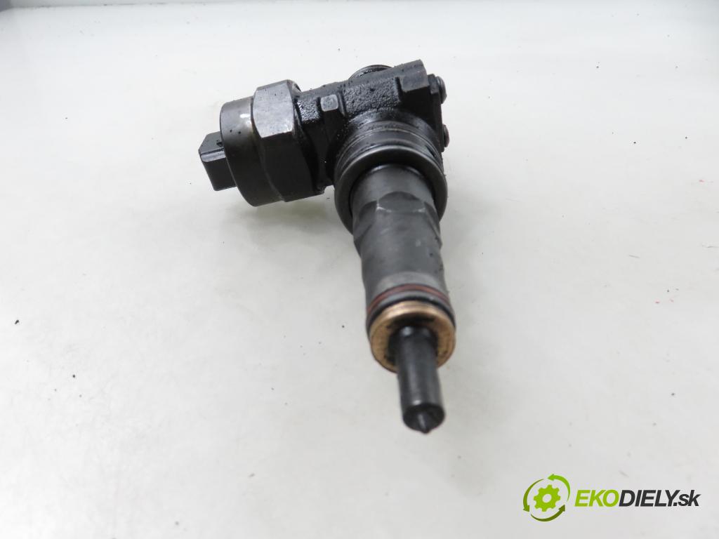 VW PASSAT B5 Variant (3B5) KOMBI 2000 85,00 1.9 TDI - ATJ 1896,00 vstříkovač 038130073F ; 0414720007 (Vstřikovač paliva)