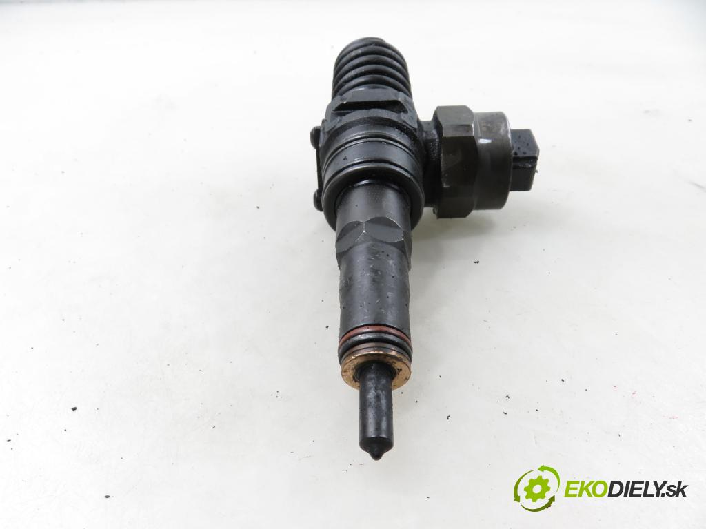 VW PASSAT B5 Variant (3B5) KOMBI 2000 85,00 1.9 TDI - ATJ 1896,00 vstříkovač 038130073F ; 0414720007 (Vstřikovač paliva)
