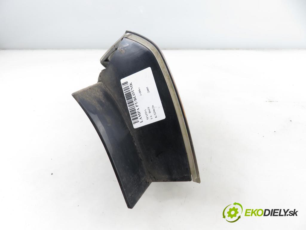MAZDA 3 (BK) HB 2005 77,00 1.6 - B6ZE 1598,00 Svetlo pravé zadné