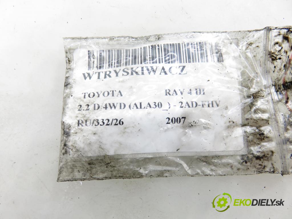TOYOTA RAV 4 III (_A3_) SUV 2007 130,00 2.2 D 4WD 177 - 2AD-FHV 2231,00 vstrekovač 236700R020 (Vstrekovač paliva)