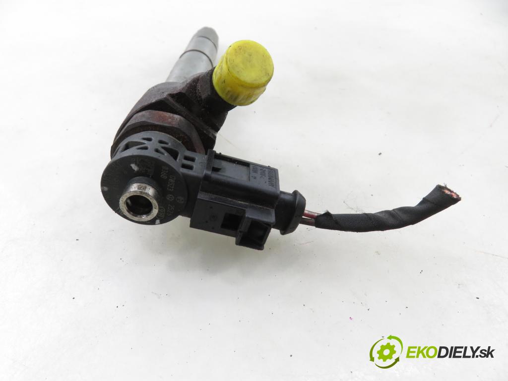 SKODA OCTAVIA III Combi (5E5) KOMBI 2017 135,00 2.0 TDI / TDI RS 4x4 - CUNA 1968,00 vstrekovač 0445110471 ; 04L130277AE (Vstrekovač paliva)