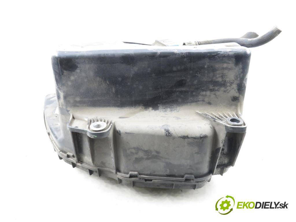 AUDI A4 Avant (8W5, B9) KOMBI 2016 110,00 2.0 TDI - DEUA 1968,00 Nádržka KAPALINA: FAP 4067423AF ; 4077103AD ; 8W0131878AJ