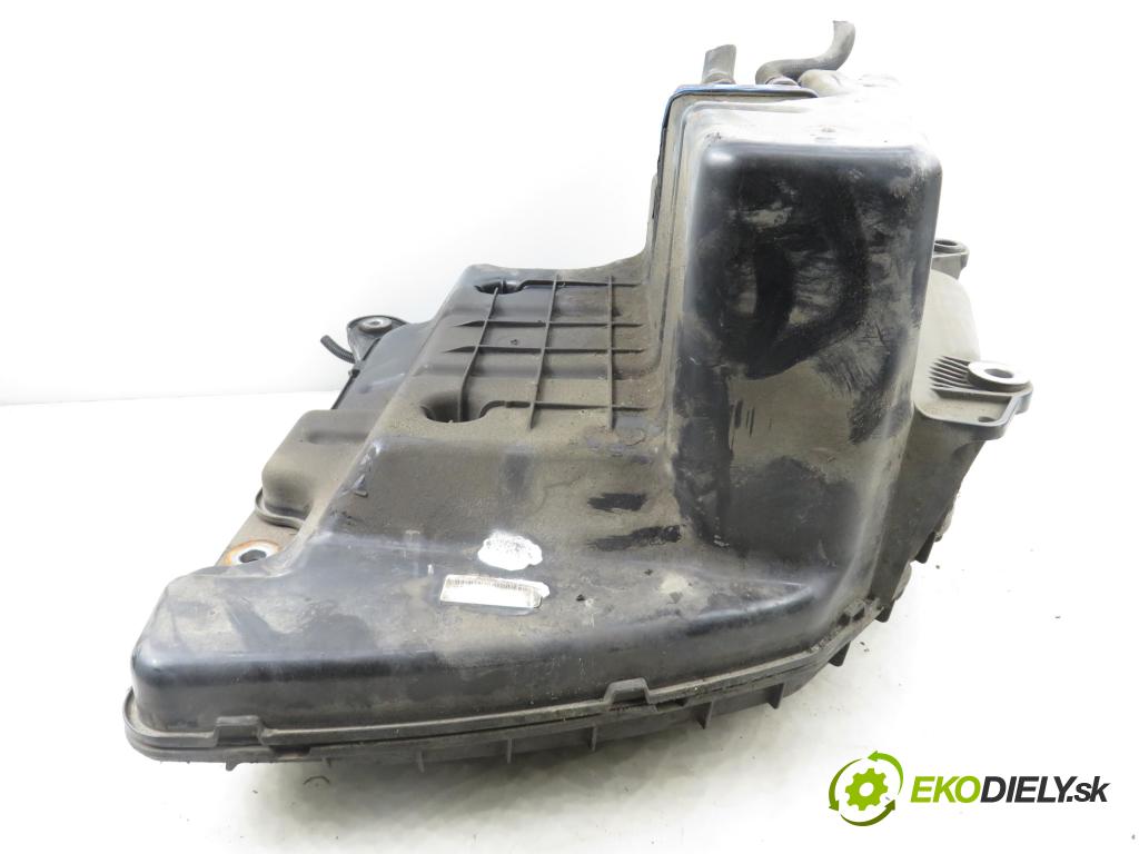 AUDI A4 Avant (8W5, B9) KOMBI 2016 110,00 2.0 TDI - DEUA 1968,00 Nádržka KAPALINA: FAP 4067423AF ; 4077103AD ; 8W0131878AJ