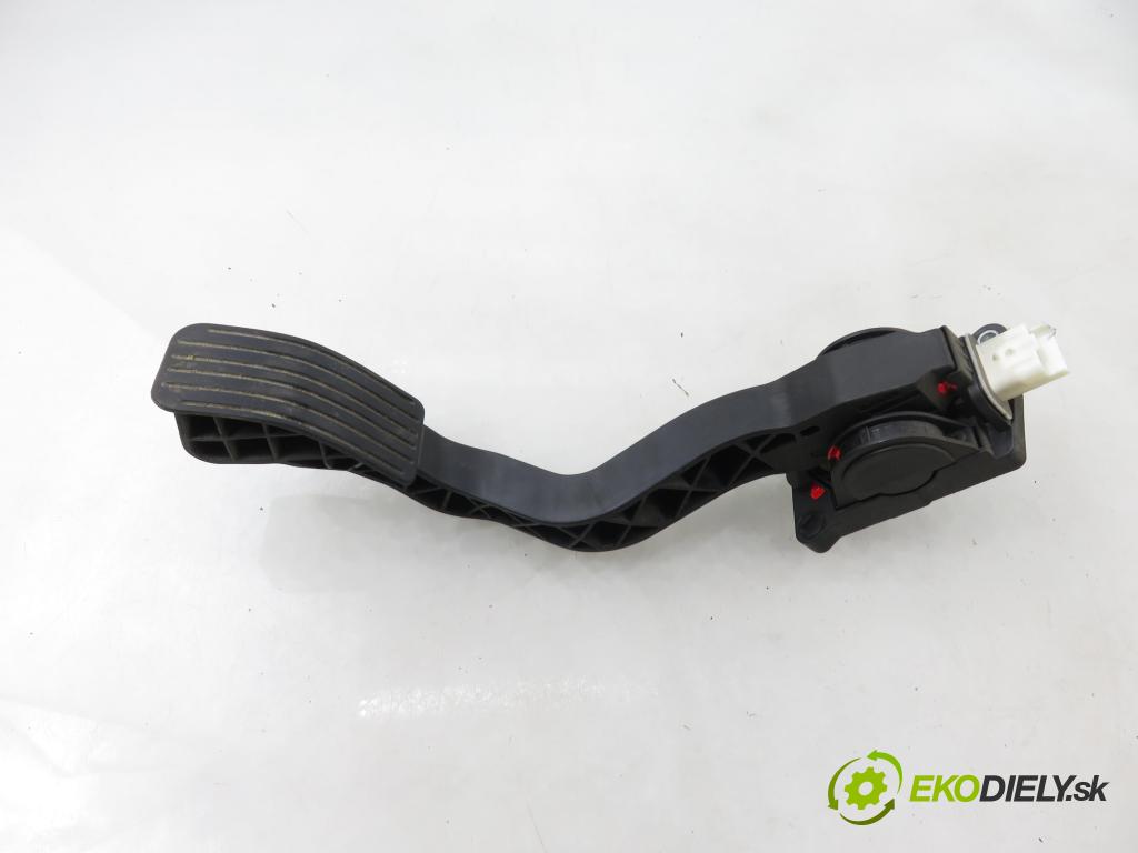 CITROEN C3 I (FC_) HB 2002 50,00 1.4 HDi 8V - 8HX 1398,00 Potenciometer plynu 0280752251 ; 9646702180 (Potenciometer plynového pedálu)