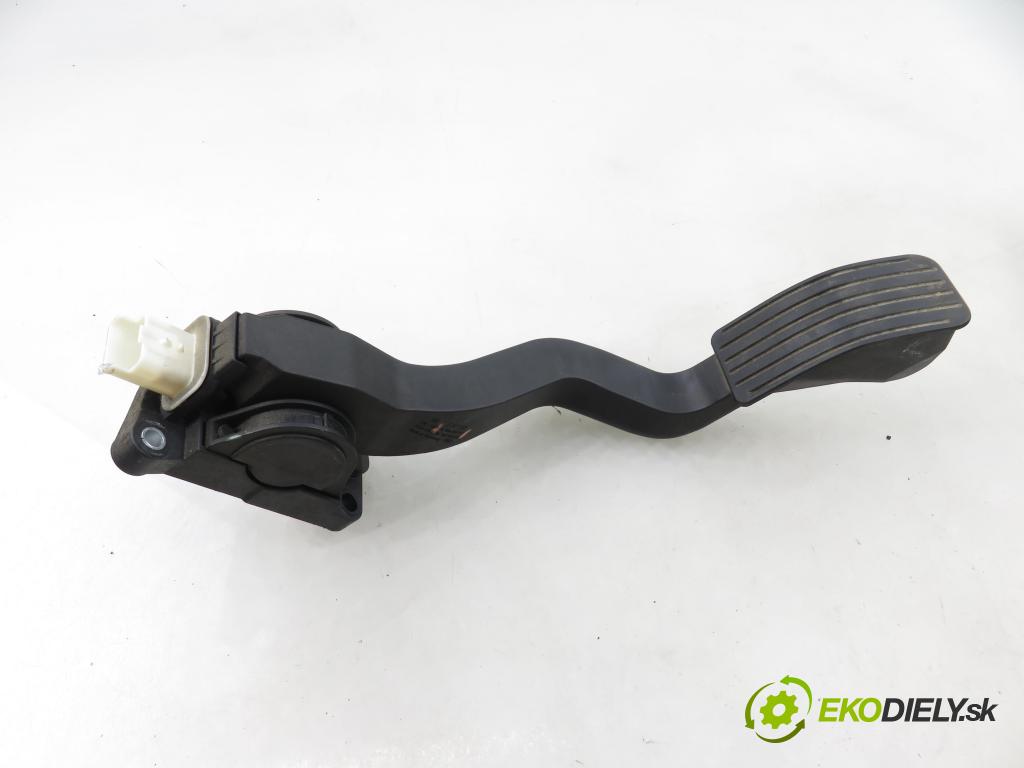 CITROEN C3 I (FC_) HB 2002 50,00 1.4 HDi 8V - 8HX 1398,00 Potenciometer plynu 0280752251 ; 9646702180 (Potenciometer plynového pedálu)