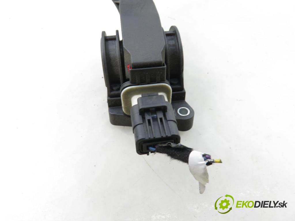 CITROEN C3 I (FC_) HB 2002 50,00 1.4 HDi 8V - 8HX 1398,00 Potenciometer plynu 0280752251 ; 9646702180 (Potenciometer plynového pedálu)
