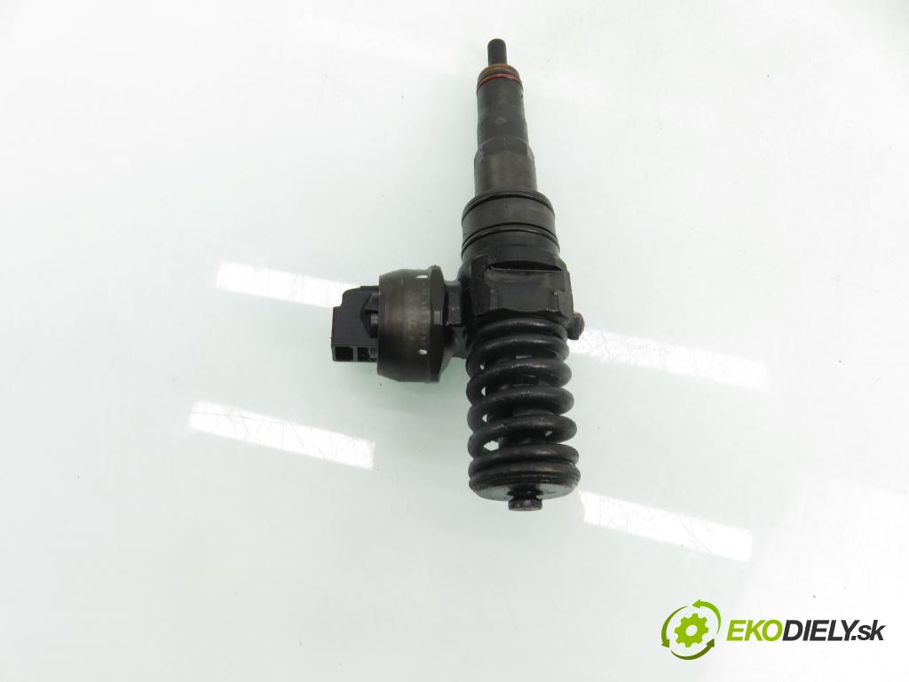 VW PASSAT B6 Variant (3C5) KOMBI 2007 103,00 2.0 TDI PD 8V 140 - BMP 1968,00 Vstrekovač 038130073BQ ; 0414720312 (Vstrekovač paliva)