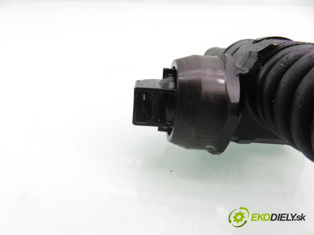 VW PASSAT B6 Variant (3C5) KOMBI 2007 103,00 2.0 TDI PD 8V 140 - BMP 1968,00 Vstrekovač 038130073BQ ; 0414720312 (Vstrekovač paliva)