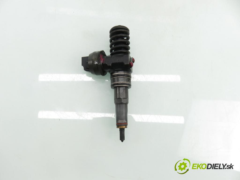 VW PASSAT B6 Variant (3C5) KOMBI 2007 103,00 2.0 TDI PD 8V 140 - BMP 1968,00 Vstrekovač 038130073BQ ; 0414720312 (Vstrekovač paliva)