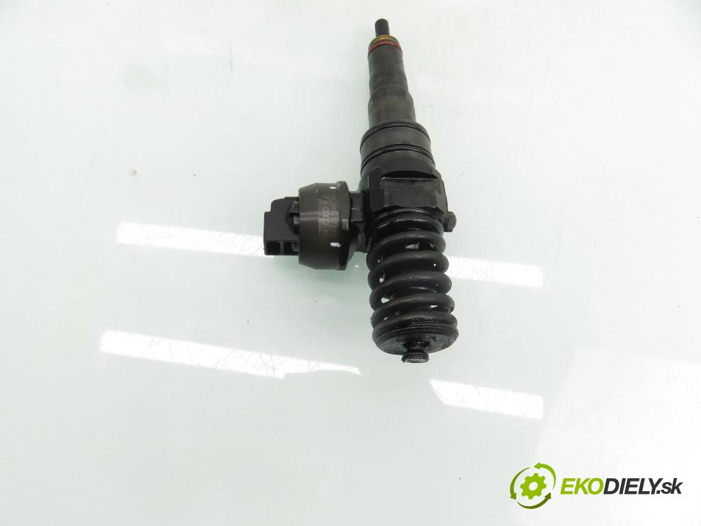 VW PASSAT B6 Variant (3C5) KOMBI 2007 103,00 2.0 TDI PD 8V 140 - BMP 1968,00 Vstrekovač 038130073BQ ; 0414720312 (Vstrekovač paliva)