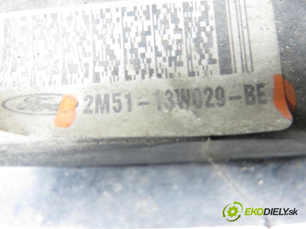 FORD FOCUS (DAW, DBW) HB 2003 74,00 1.6 16V - FYDD 1596,00 světlo PP 2M5113W029BE