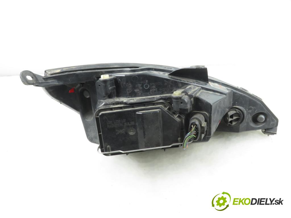 FORD FOCUS (DAW, DBW) HB 2003 74,00 1.6 16V - FYDD 1596,00 světlo LP 2M5113101BD