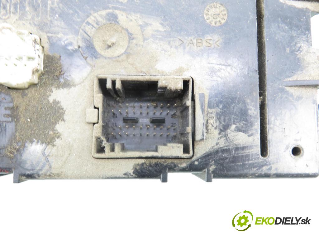 OPEL VIVARO A Autobus (X83) BUS 2003 74,00 1.9 CDTI 101 - F9Q 760 1870,00 MODUL komfortu 281127704A ; 8200461556K