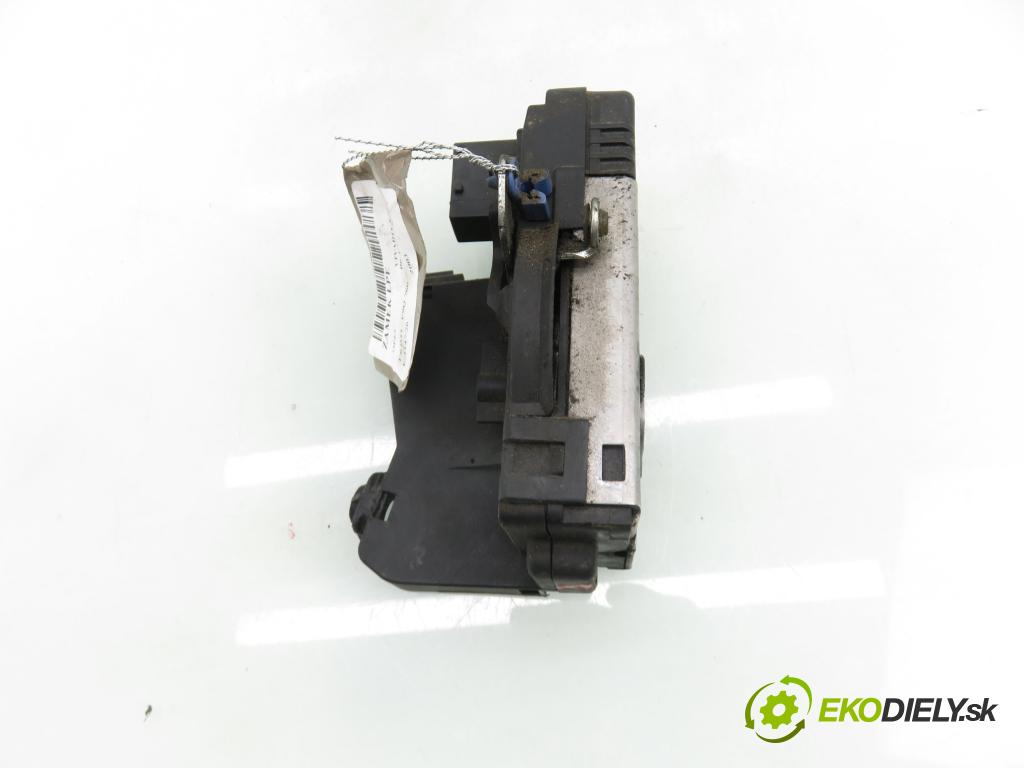 OPEL VIVARO A Autobus (X83) BUS 2003 74,00 1.9 CDTI 101 - F9Q 760 1870,00 zámok 8200008260 ; 91166230