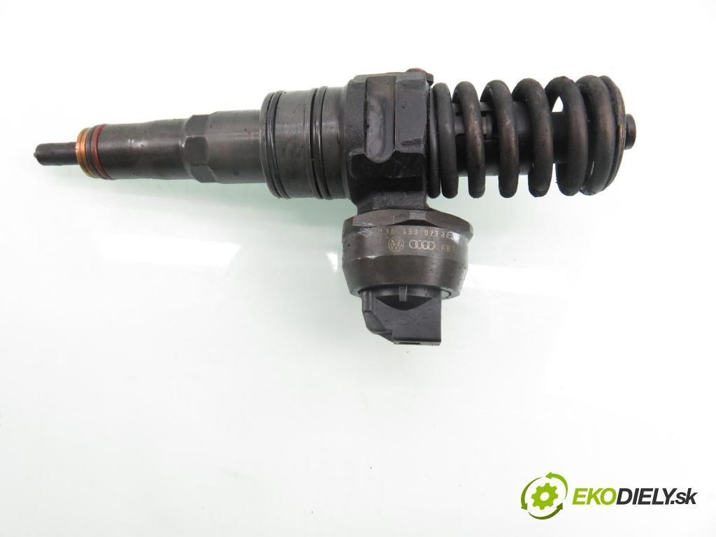 VW PASSAT B6 Variant (3C5) KOMBI 2007 103,00 2.0 TDI PD 8V 140 - BMP 1968,00 Vstrekovač 038130073BQ ; 0414720312 (Vstrekovač paliva)