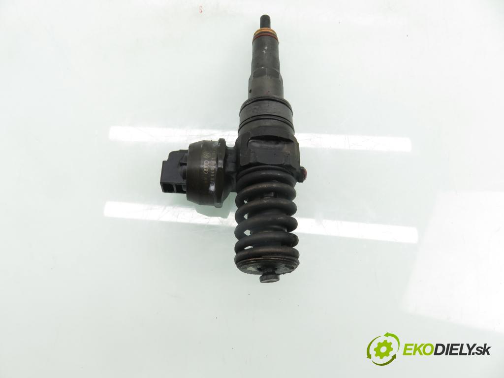 VW PASSAT B6 Variant (3C5) KOMBI 2007 103,00 2.0 TDI PD 8V 140 - BMP 1968,00 Vstrekovač 038130073BQ ; 0414720312 (Vstrekovač paliva)