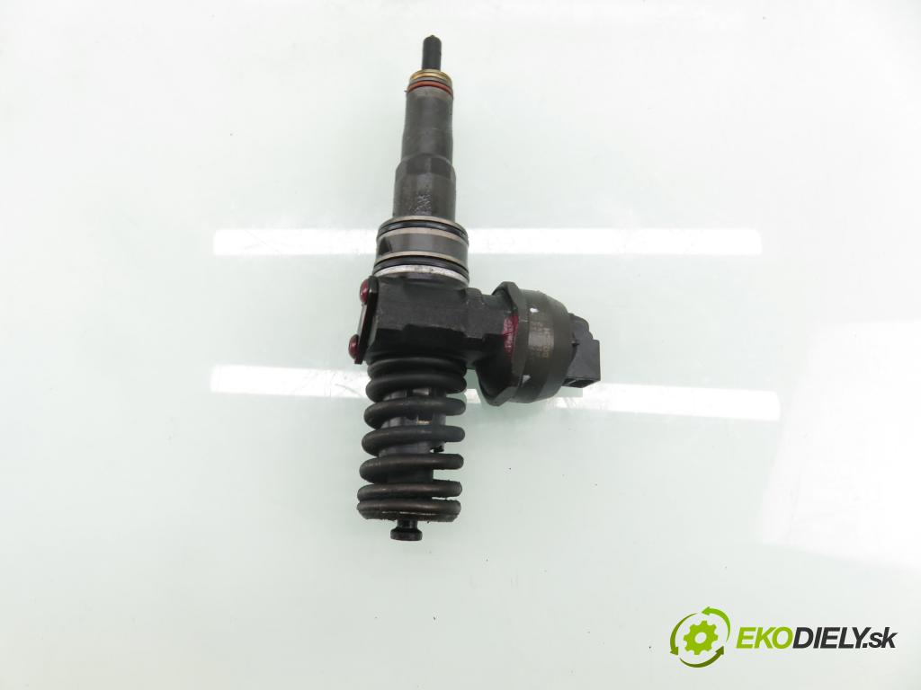 VW PASSAT B6 Variant (3C5) KOMBI 2007 103,00 2.0 TDI PD 8V 140 - BMP 1968,00 Vstrekovač 038130073BQ ; 0414720312 (Vstrekovač paliva)