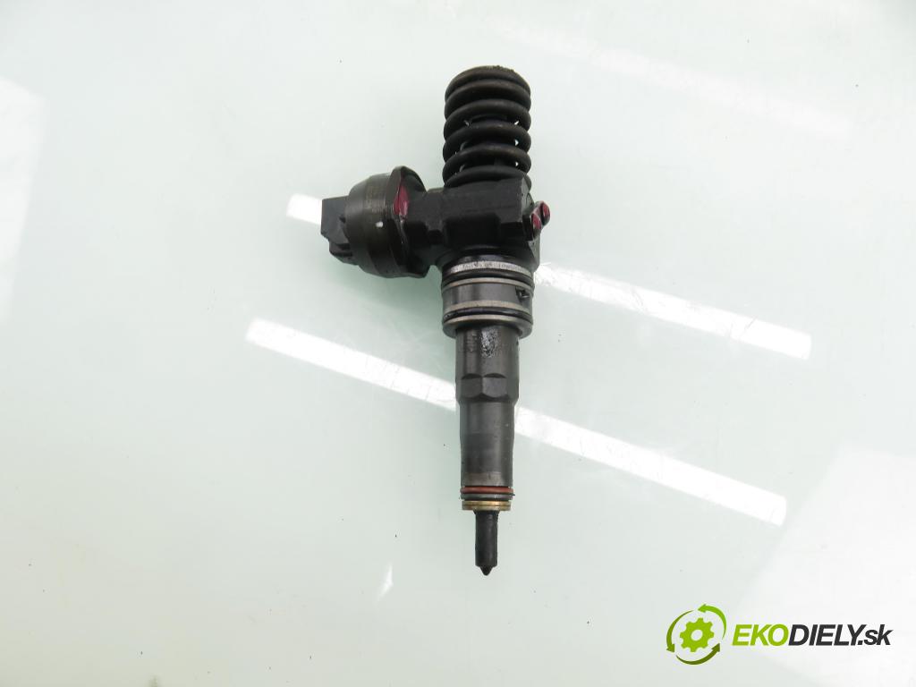 VW PASSAT B6 Variant (3C5) KOMBI 2007 103,00 2.0 TDI PD 8V 140 - BMP 1968,00 Vstrekovač 038130073BQ ; 0414720312 (Vstrekovač paliva)