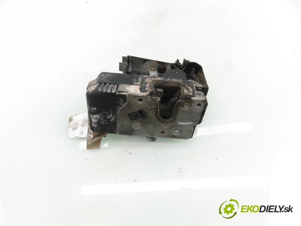 OPEL VIVARO A Autobus (X83) BUS 2003 74,00 1.9 CDTI 101 - F9Q 760 1870,00 zámok dvierka 8200008469 ; 91166224