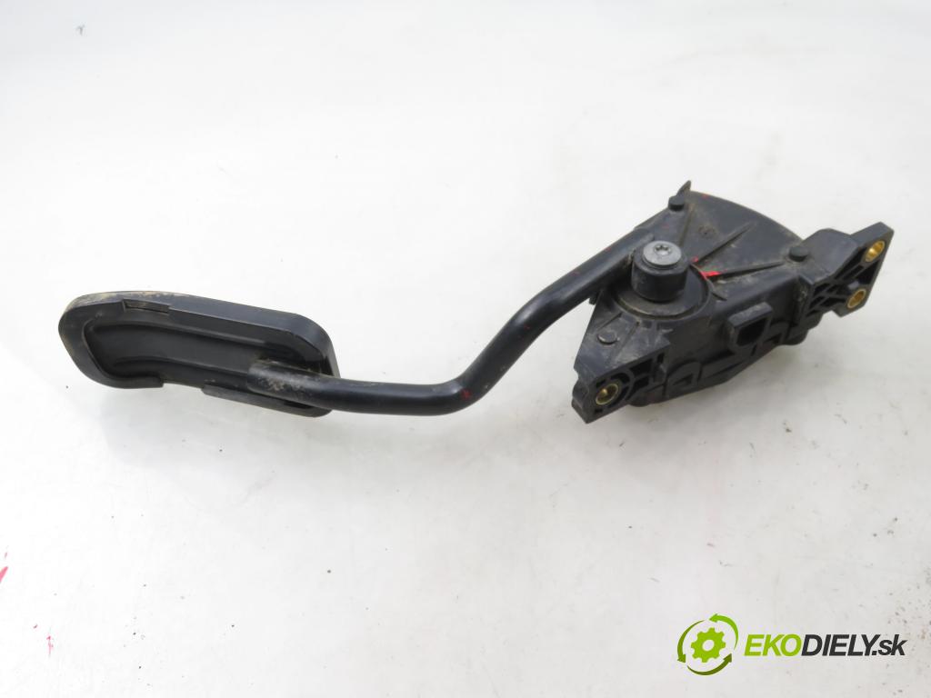 VW TRANSPORTER IV Platforma / podwozie (70E, 70L, 70M, 7DE, 7DL KABINA/PLATFORMA 2000 65,00 2.5 TDI - AJT 2461,00 potenciometr plynového pedálu 7D1721603B ; 6PV00777011 (Potenciometr plynového pedálu)