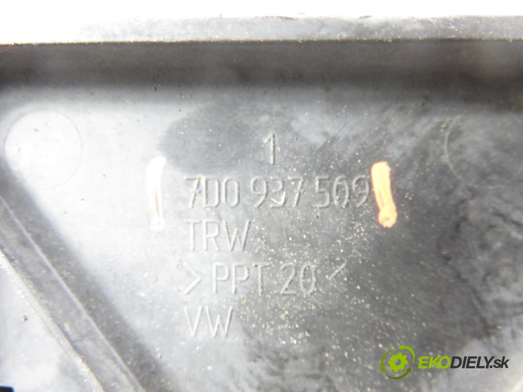 VW TRANSPORTER IV Platforma / podwozie (70E, 70L, 70M, 7DE, 7DL KABINA/PLATFORMA 2000 65,00 2.5 TDI - AJT 2461,00 Skrinka POJISTKY: 7D0937509