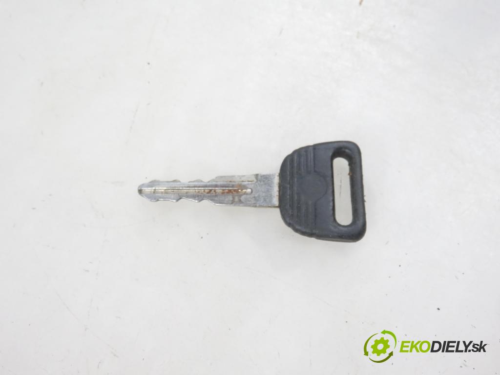 HONDA CIVIC V Sedan (EG, EH) SEDAN 1993 66,00 1.5 - D15B2 1493,00 spínačka / VLOŽKY SR3820