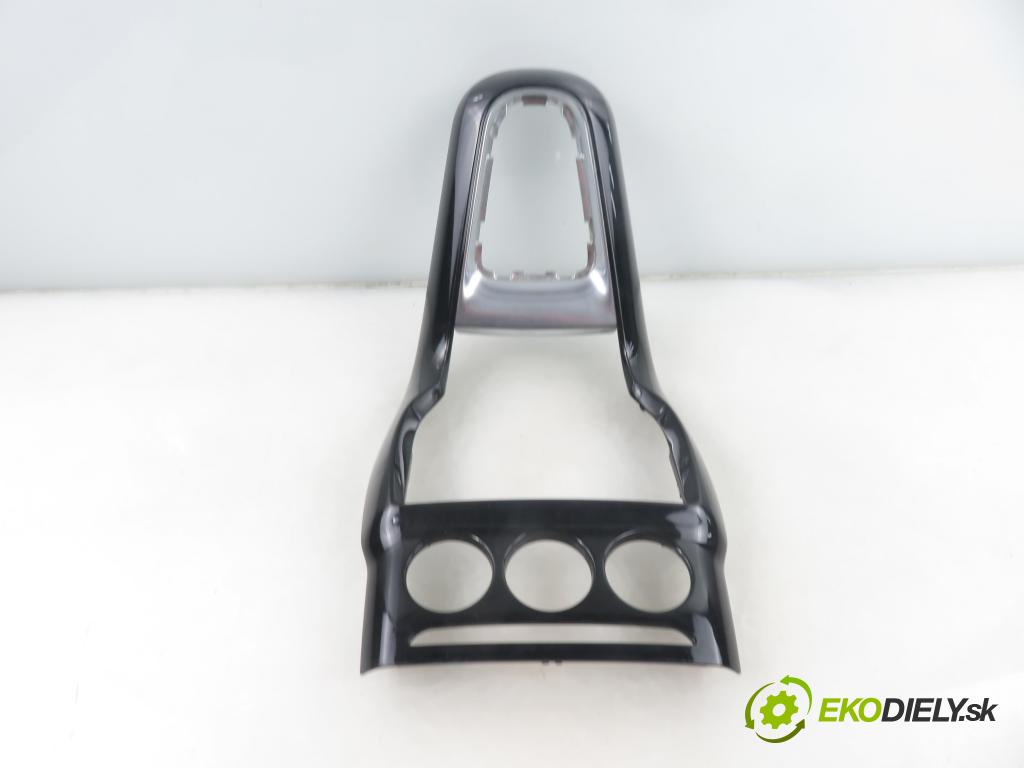 CITROEN DS3 (SA_) HB 2011 68,00 1.6 e-HDi 8V 92 - 9HP  1560,00 Lišta dosky palubnej 9685748677 ; 9684153677 ; 9683989577
