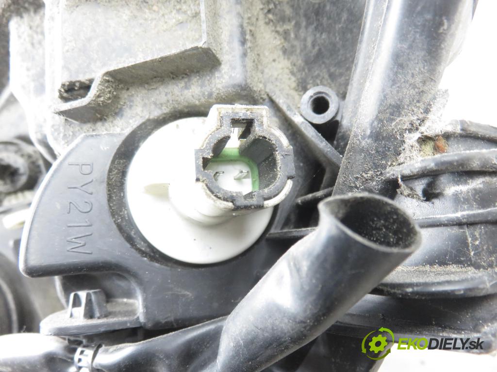 TOYOTA YARIS (_P9_) HB 2006 64,00 1.3 VVT-i (SCP90_) - 2SZ-FE 1298,00 Svetlo LP 811500D120 ; 89900737