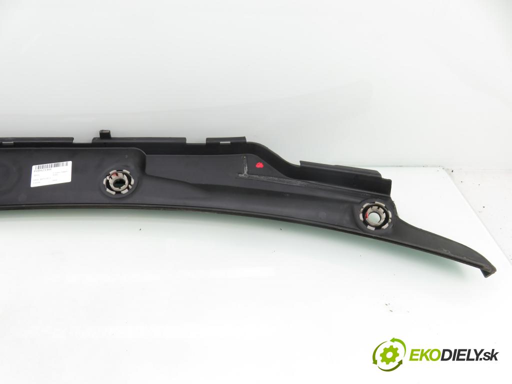 BMW 2 Active Tourer (F45) MINIVAN 2016 110,00 218 d - B47 C20 A 1995,00 torpédo plast pod čelní okno 7301015 (Plast pod čelním sklem)