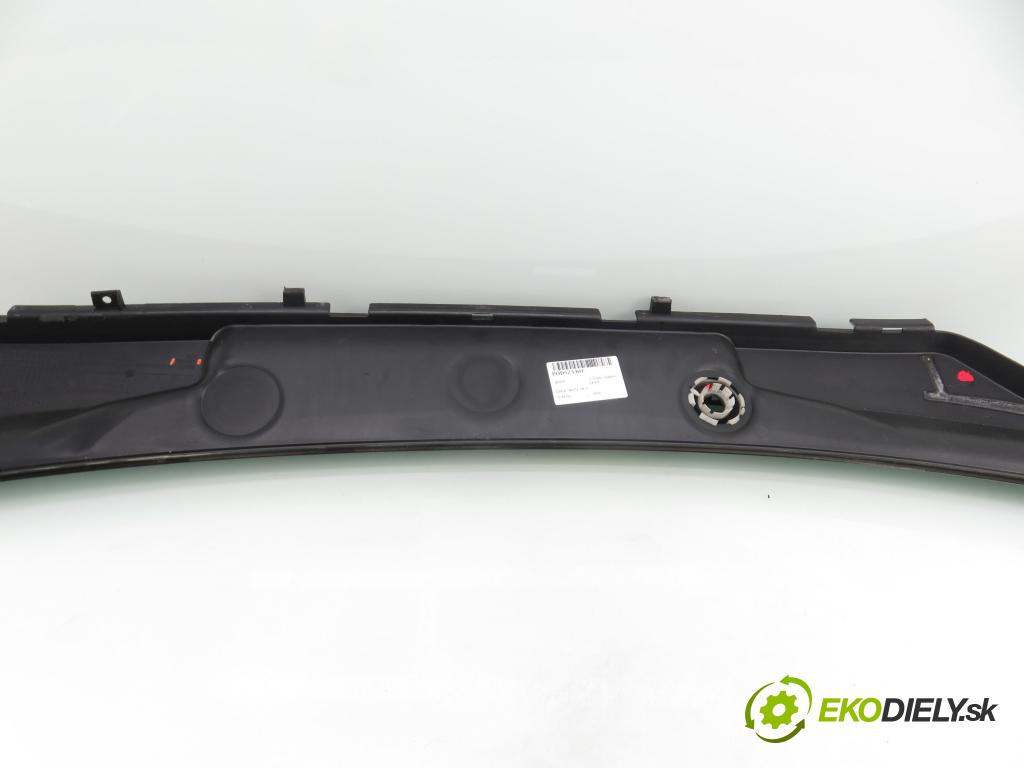 BMW 2 Active Tourer (F45) MINIVAN 2016 110,00 218 d - B47 C20 A 1995,00 torpédo plast pod čelní okno 7301015 (Plast pod čelním sklem)