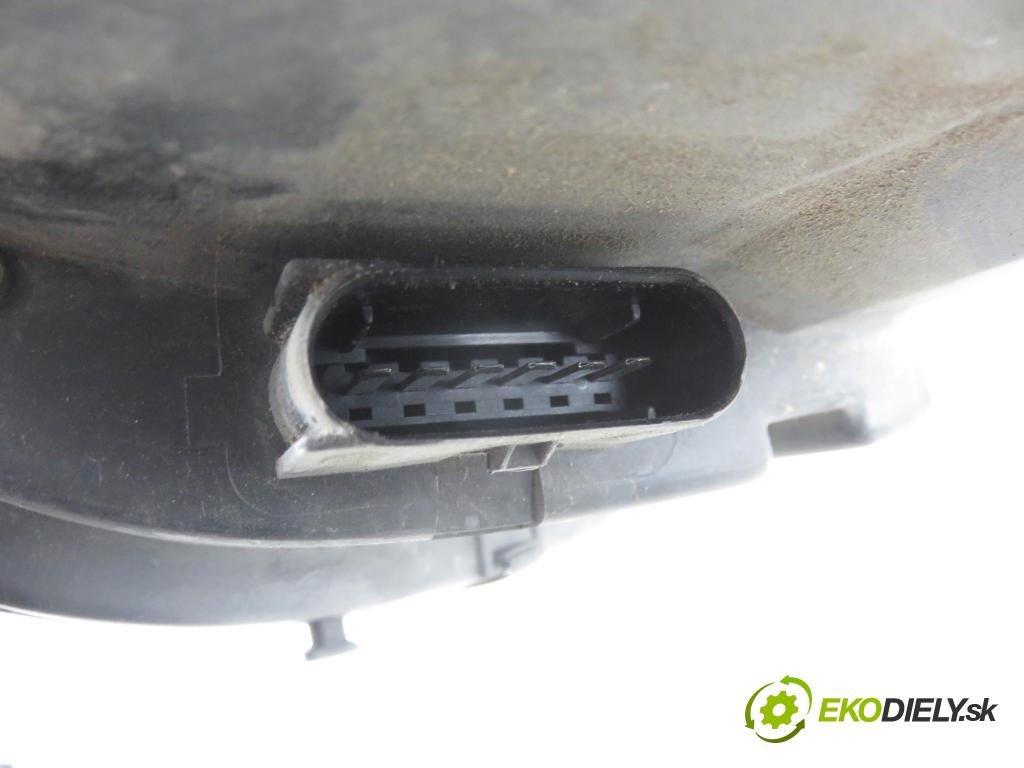 SMART FORFOUR (454) HB 2006 70,00 1.5 CDI (454.001) - OM 639.939 1493,00 Svetlo LP A4545400954 ; 0301207221