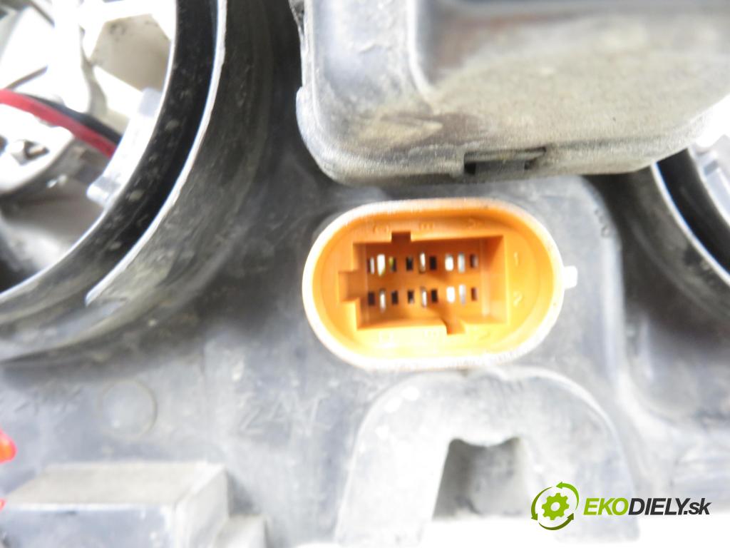 RENAULT SCENIC I (JA0/1_) MINIVAN 2002 79,00 1.6 - K4M 706 1598,00 světlo LP 7700432098 ; 7701047604