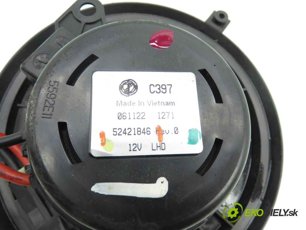 ALFA ROMEO 147 (937_) HB 2006 110,00 1.9 JTDM 16V (937.AXN1B, 937.BXN1B) - 937 A5.000 1910,00 Ventilátor vetráku 52421846