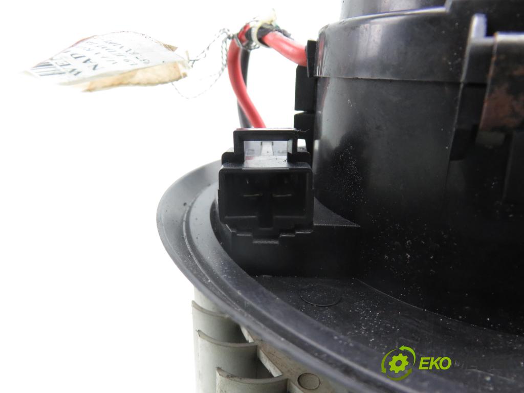 ALFA ROMEO 147 (937_) HB 2006 110,00 1.9 JTDM 16V (937.AXN1B, 937.BXN1B) - 937 A5.000 1910,00 Ventilátor vetráku 52421846