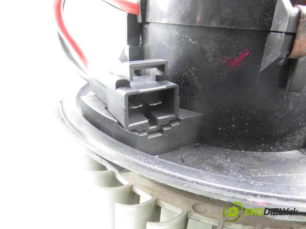 ALFA ROMEO 147 (937_) HB 2006 110,00 1.9 JTDM 16V (937.AXN1B, 937.BXN1B) - 937 A5.000 1910,00 Ventilátor vetráku 52421846