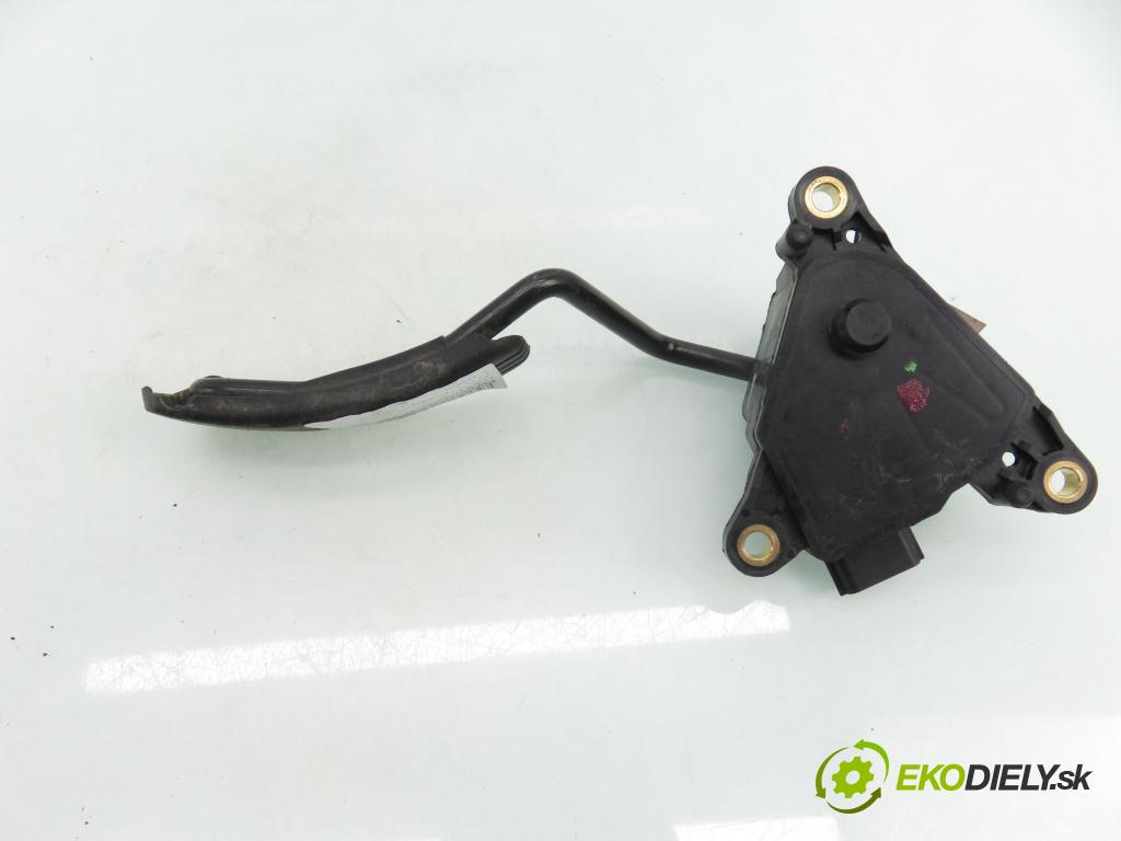 RENAULT SCENIC II (JM0/1_) HB 2004 88,00 1.9 DCI - F9Q 812 1870,00 Potenciometer plynu 8200159647 (Potenciometer plynového pedálu)